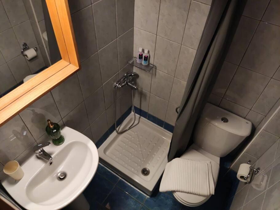 Elegant Central Studio With Balcony & 1 Gbps Fiber Thessaloniki Buitenkant foto